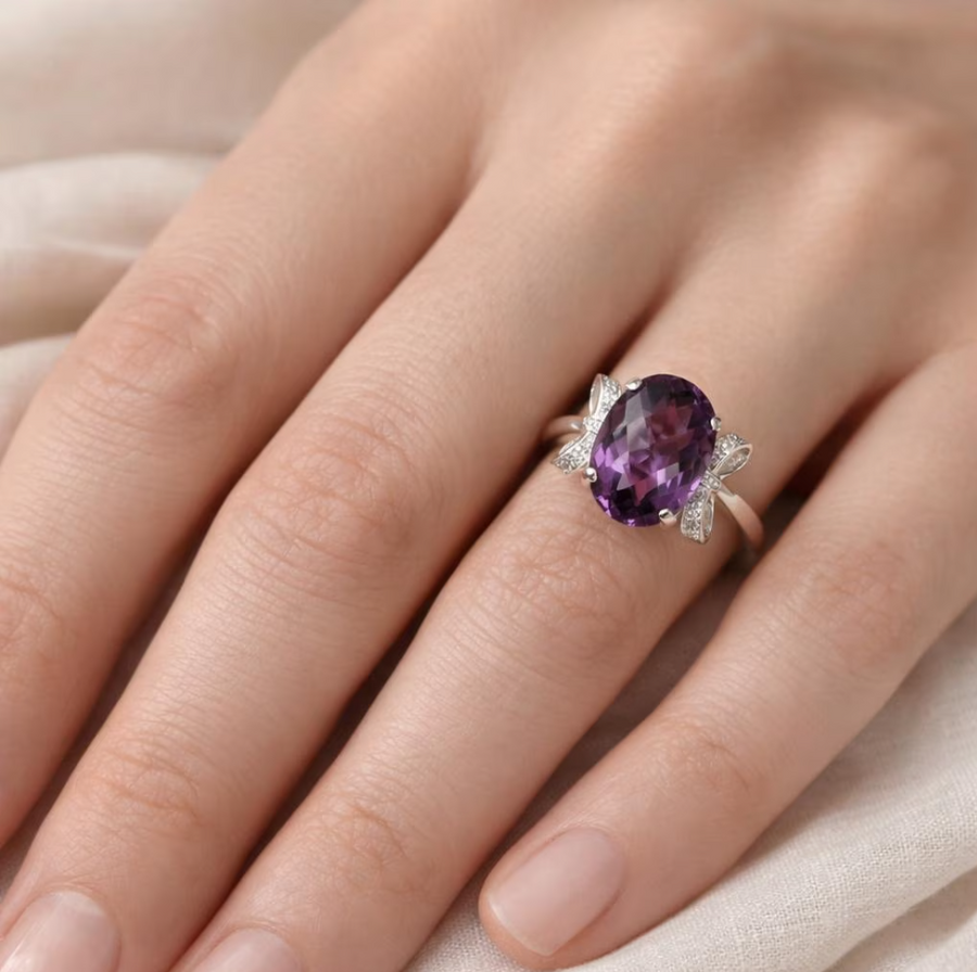 Zilveren ring met amethist en strik